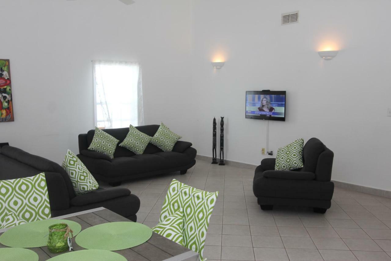 The White House Villa Jolly Harbour Exterior foto